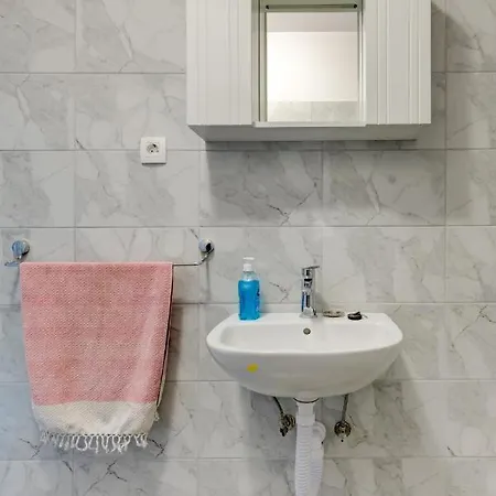 Feriehus Vacation House With The Pool Near River Cetina *