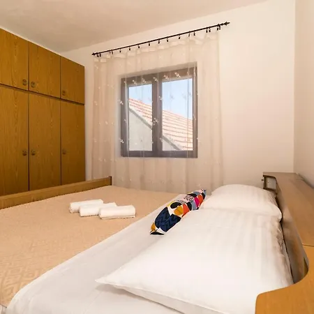 Vacation House With The Pool Near River Cetina * Kostanje