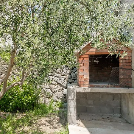Feriehus Vacation House With The Pool Near River Cetina *