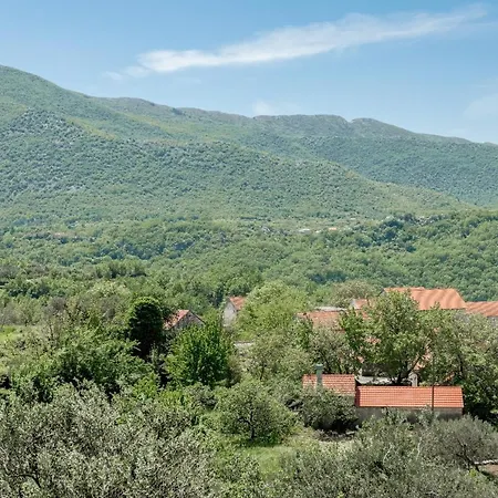 Feriehus Vacation House With The Pool Near River Cetina *