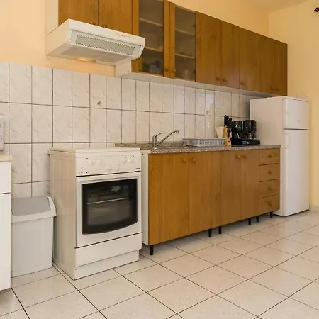 Vacation House With The Pool Near River Cetina