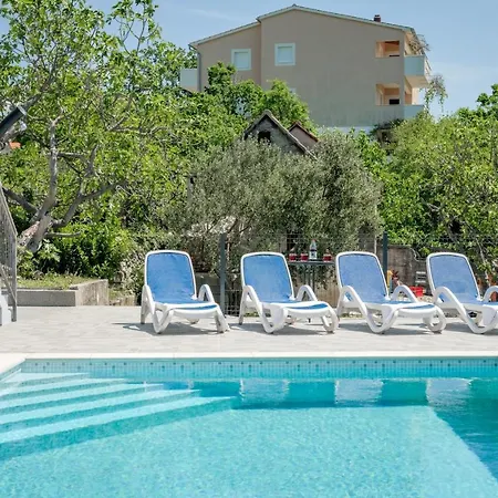 Vacation House With The Pool Near River Cetina *